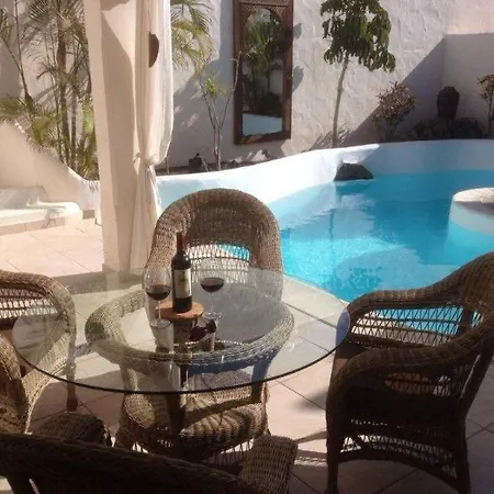 Mi Casa Su Casa
