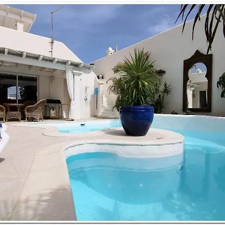 Mi Casa Su Casa فيلة لا أوليفا